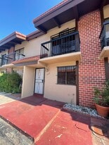 1811 SW 107th Ave in Miami, FL - Building Photo