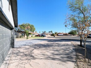 121 N Flint Cir in Mesa, AZ - Building Photo - Building Photo