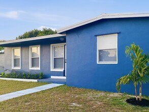 2901 Garden Terrace NE in Palm Bay, FL - Building Photo - Building Photo