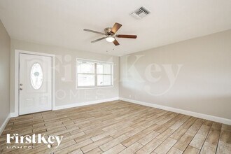 1150 April Ln in North Fort Myers, FL - Building Photo - Building Photo