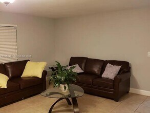 1100 Salzedo St in Coral Gables, FL - Building Photo - Building Photo