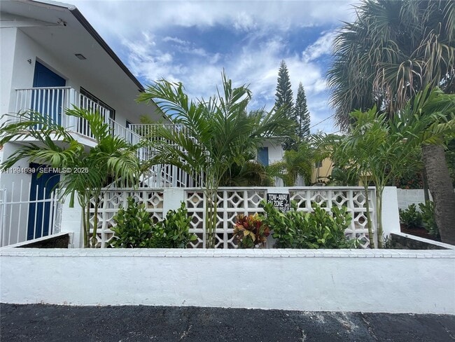 1425 NE 56th St in Fort Lauderdale, FL - Building Photo - Building Photo