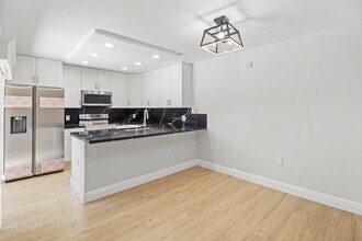 5013 50th Way in West Palm Beach, FL - Foto de edificio - Building Photo