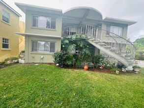 401 S Lakeside Dr in Lake Worth, FL - Building Photo - Building Photo