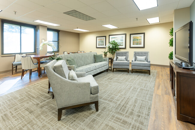 Brashear Tower - Ages 62+ Senior Apartments in Livonia, MI - Foto de edificio - Interior Photo