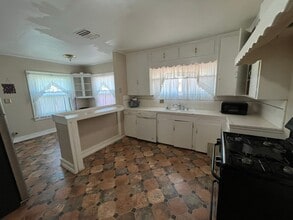 2059 W 78th St in Los Angeles, CA - Building Photo - Building Photo