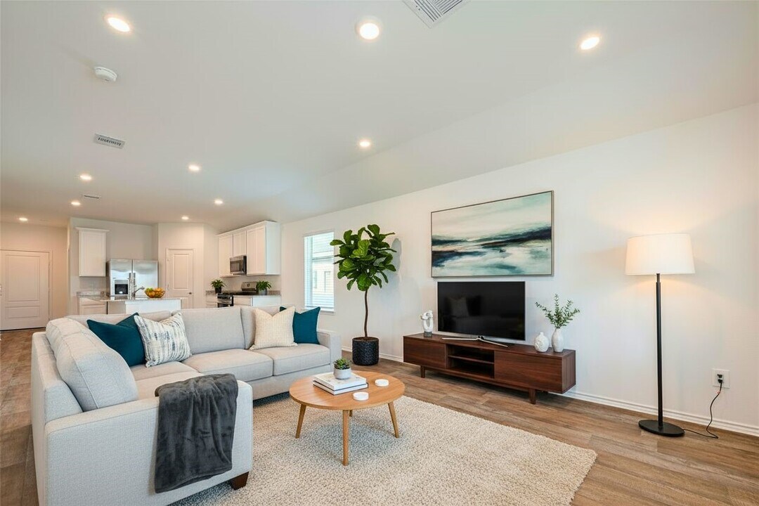 31327 Heddington Ln in Fulshear, TX - Building Photo