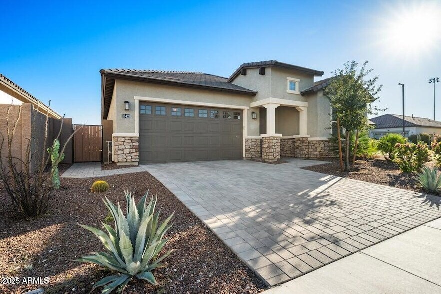 18427 W Clinton St, Unit 140 in Surprise, AZ - Building Photo