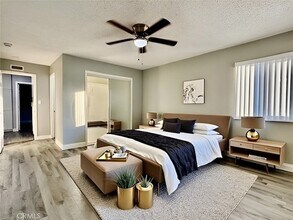 17132 Emerald Ln, Unit D in Huntington Beach, CA - Building Photo - Building Photo