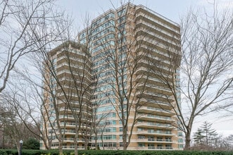 Somerset House in Chevy Chase, MD - Building Photo - Building Photo
