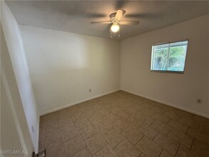 5829 Casablanca Ct in Ft. Myers, FL - Building Photo - Building Photo