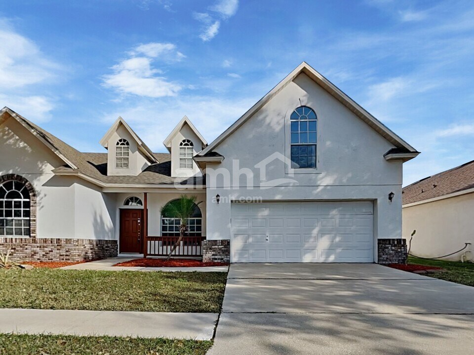 6648 Thackston Dr in Riverview, FL - Foto de edificio