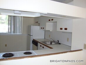 146 N Beacon St in Boston, MA - Building Photo - Building Photo