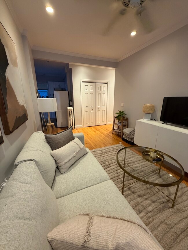 1578 Cambridge St, Unit 1576-1R in Cambridge, MA - Building Photo - Building Photo