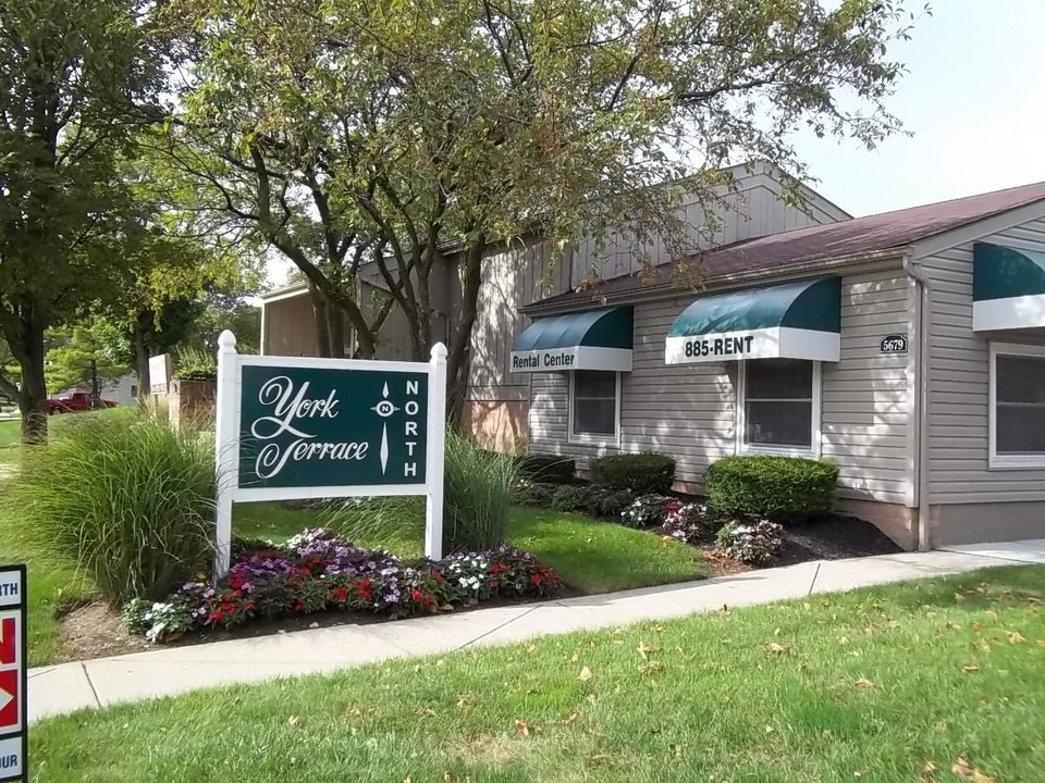 York Terrace North in Columbus, OH - Building Photo