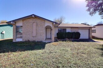 304 Deborah Dr in Converse, TX - Building Photo - Building Photo