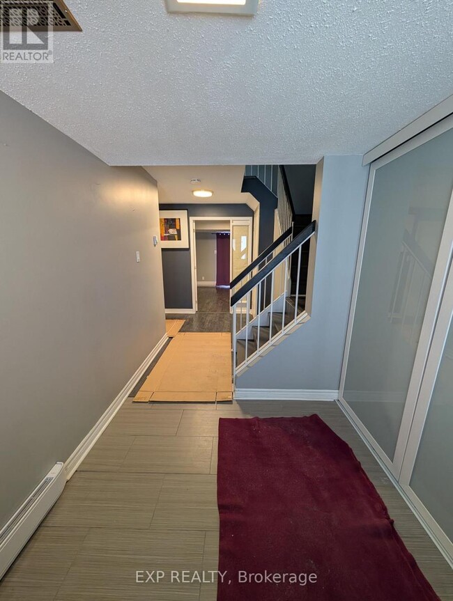 3D Crestlea Crescent in Ottawa, ON - Building Photo - Building Photo