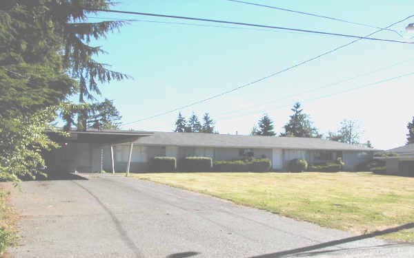 10604 Washington Way in Everett, WA - Foto de edificio