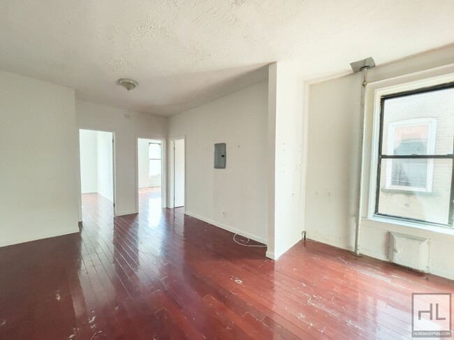 860 Nostrand Ave in Brooklyn, NY - Foto de edificio - Building Photo