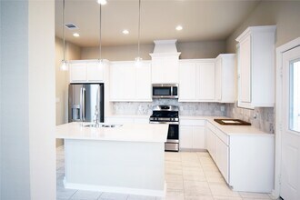 9442 Starlight Oak Dr in Missouri City, TX - Building Photo - Building Photo