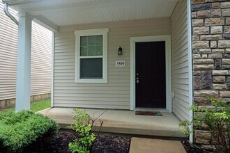 5595 Eagle River Dr in Dublin, OH - Building Photo - Building Photo