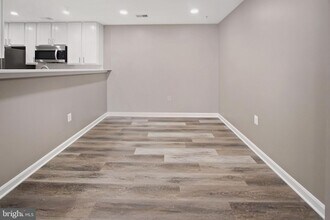6602 Lake Park Dr-Unit -202 in Greenbelt, MD - Building Photo - Building Photo