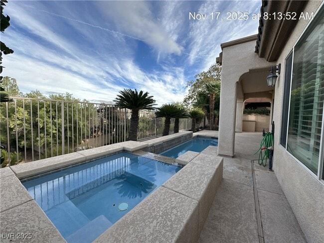 102 Emerald Dunes Cir in Henderson, NV - Building Photo - Building Photo