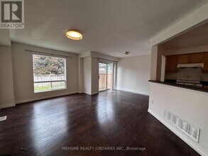 5289 Bushelgrove Cir in Mississauga, ON - Building Photo - Building Photo