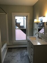 995 Western Ave, Unit 100 in Brattleboro, VT - Building Photo - Building Photo