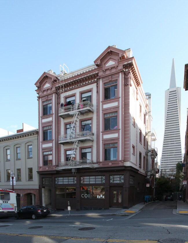 373-377 Broadway St in San Francisco, CA - Building Photo - Building Photo