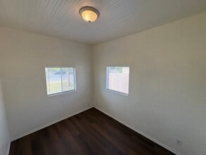 326 S L St in Dinuba, CA - Building Photo - Building Photo