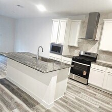 10607 Hadley Pk Trl in Houston, TX - Building Photo - Building Photo