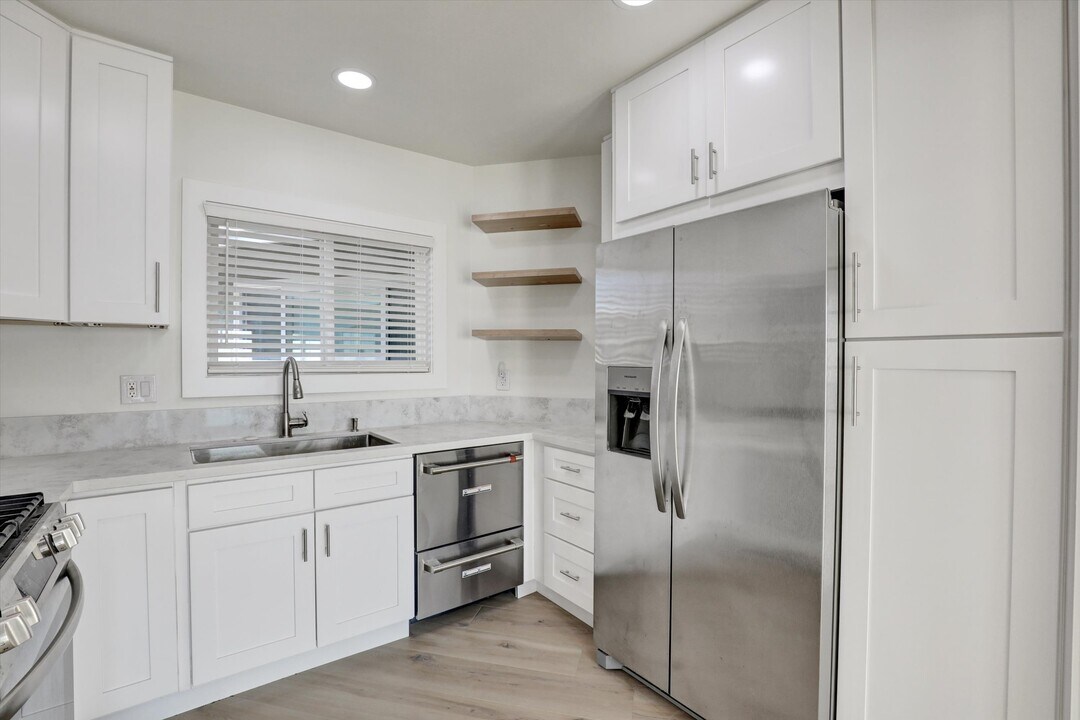 811 Buena Vista in San Clemente, CA - Foto de edificio