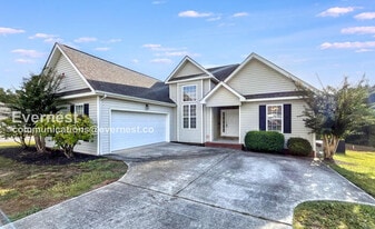 6065 Gibbs Ln in Ooltewah, TN - Building Photo