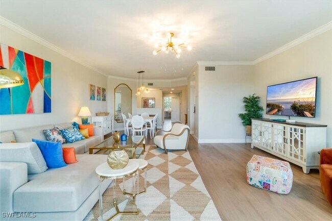 7040 Pelican Bay Blvd in Naples, FL - Building Photo - Building Photo