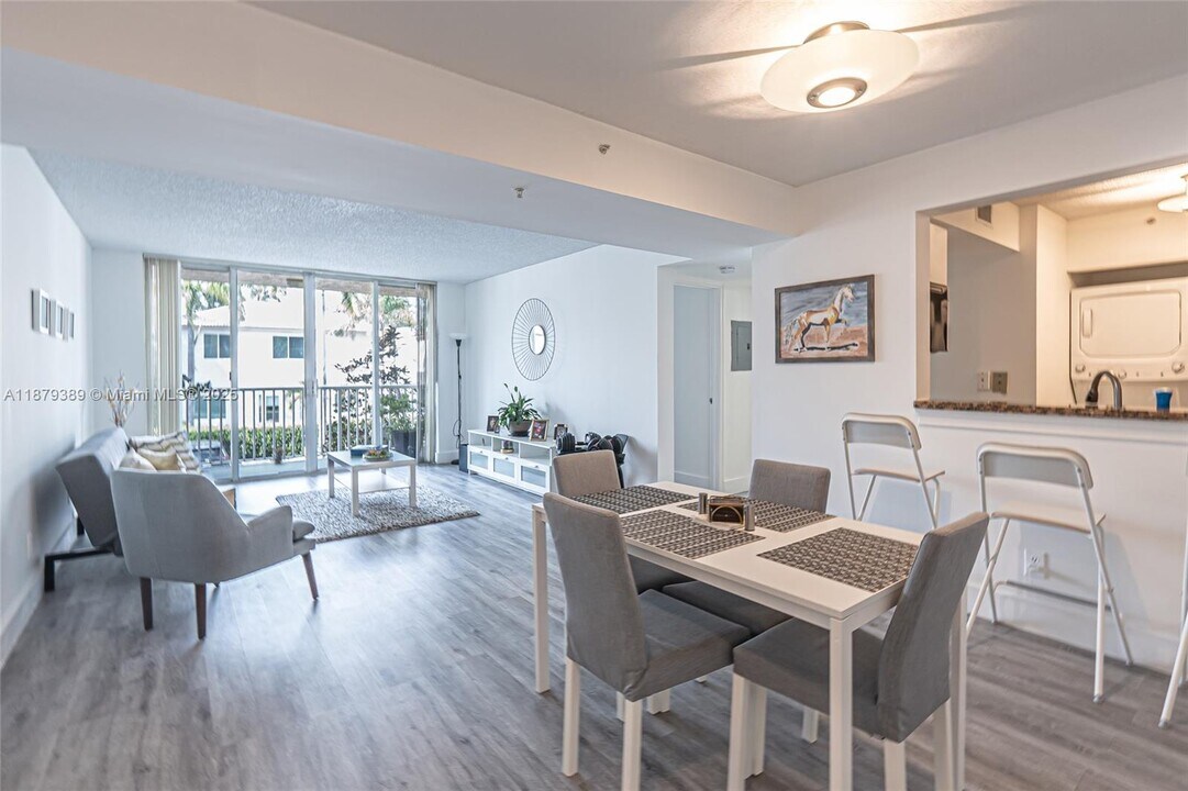 1450 SE 3rd Ave in Dania Beach, FL - Foto de edificio