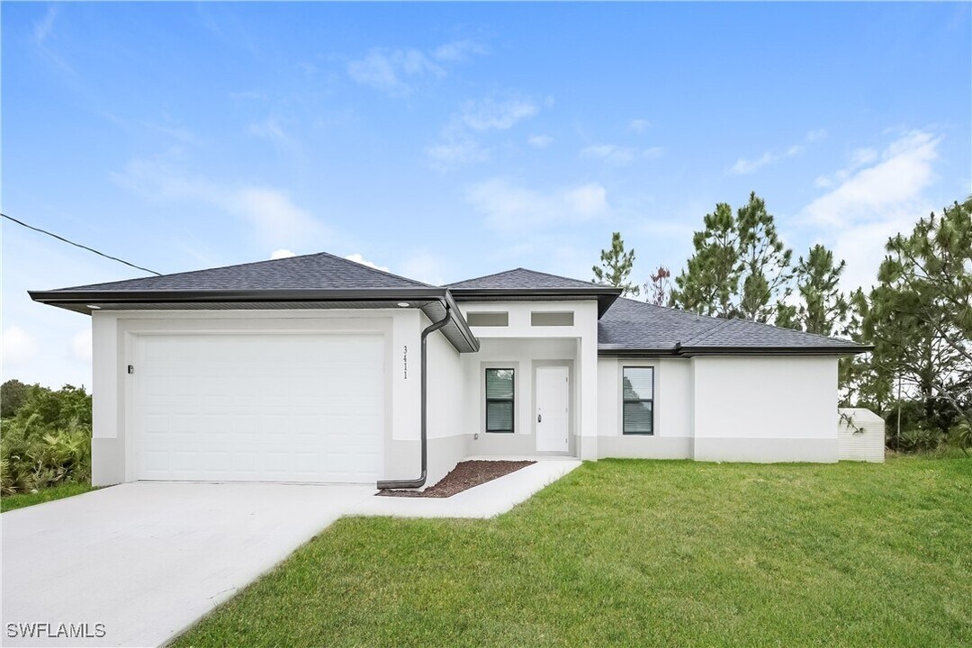 3411 21st St W in Lehigh Acres, FL - Building Photo