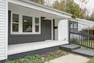 740 S Warren Ave in Springfield, MO - Foto de edificio - Building Photo