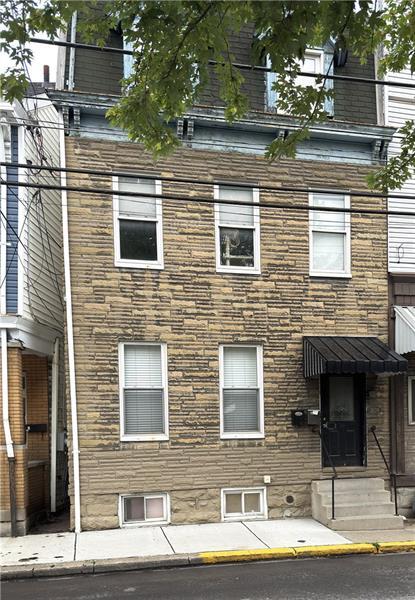 1626 Lowrie St in Pittsburgh, PA - Foto de edificio