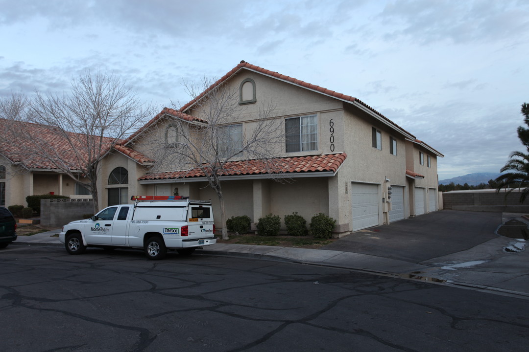 Rainbow Gardens in Las Vegas, NV - Building Photo