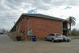 Acadian House Apartments in New Orleans, LA - Foto de edificio - Building Photo