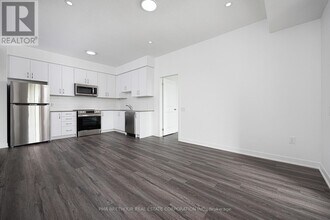 385 Arctic Red Dr in Oshawa, ON - Building Photo - Building Photo