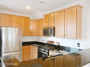 2-24 Michael Dr in Tinton Falls, NJ - Building Photo - Building Photo