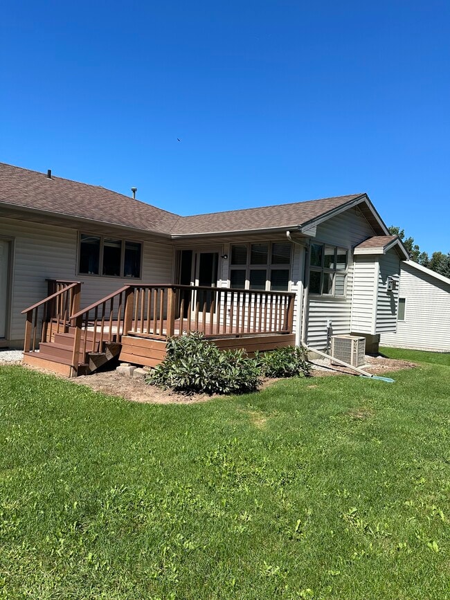 N420 Kilsdonk Ct in Appleton, WI - Building Photo - Building Photo