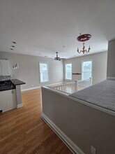 302 Lorch St, Unit 201 in Savannah, GA - Building Photo - Building Photo