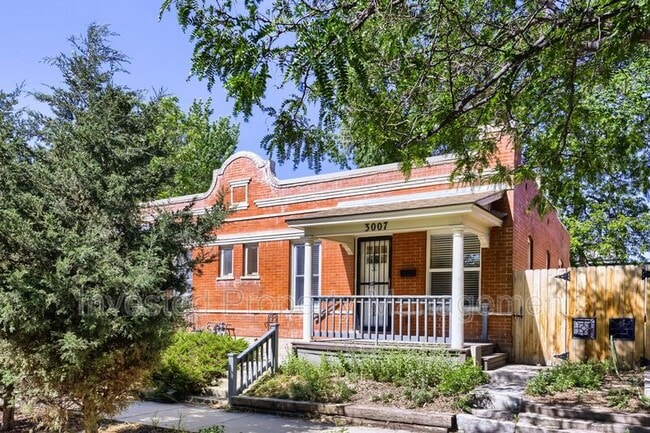 property at 3007 N Hooker St