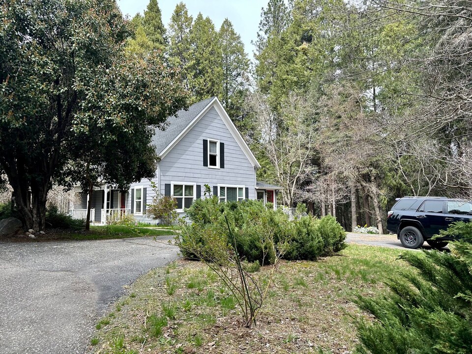 106 Prospect St in Nevada City, CA - Building Photo