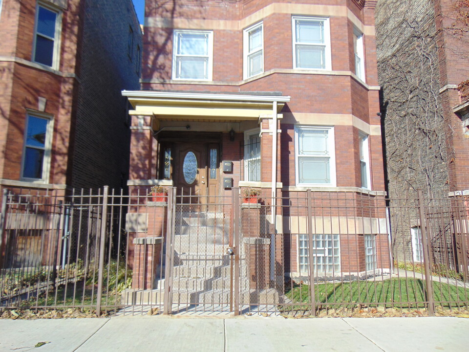 4122 W Cermak Rd, Unit 2 in Chicago, IL - Building Photo