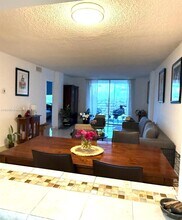 3660 NE 166th St in Miami, FL - Building Photo - Building Photo