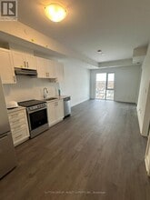 715 Davis Dr in Newmarket, ON - Building Photo - Building Photo